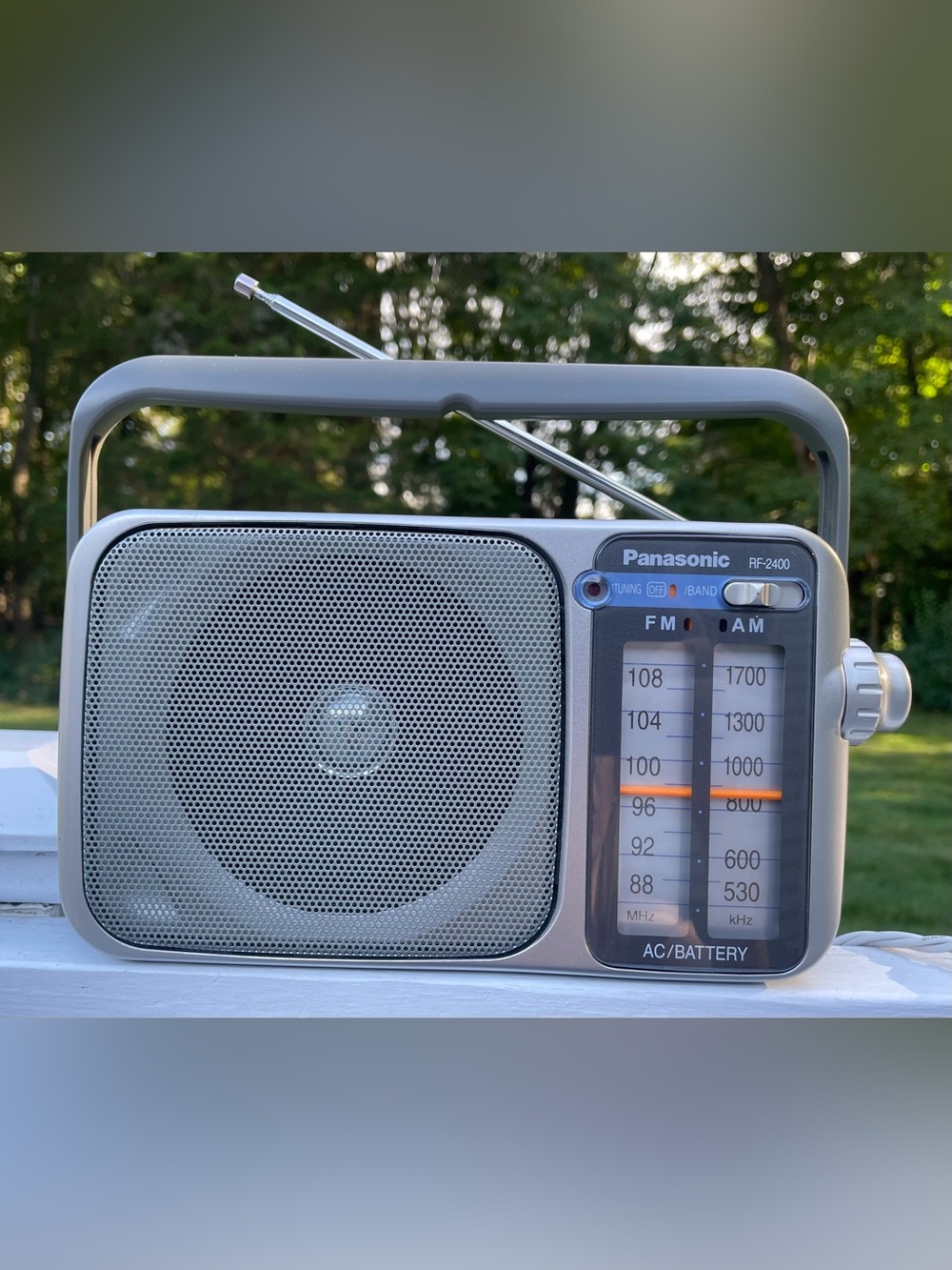 Panasonic RF-2400 Portable AM/FM Analog Radio + New Batteries (TESTED & WORKING)
